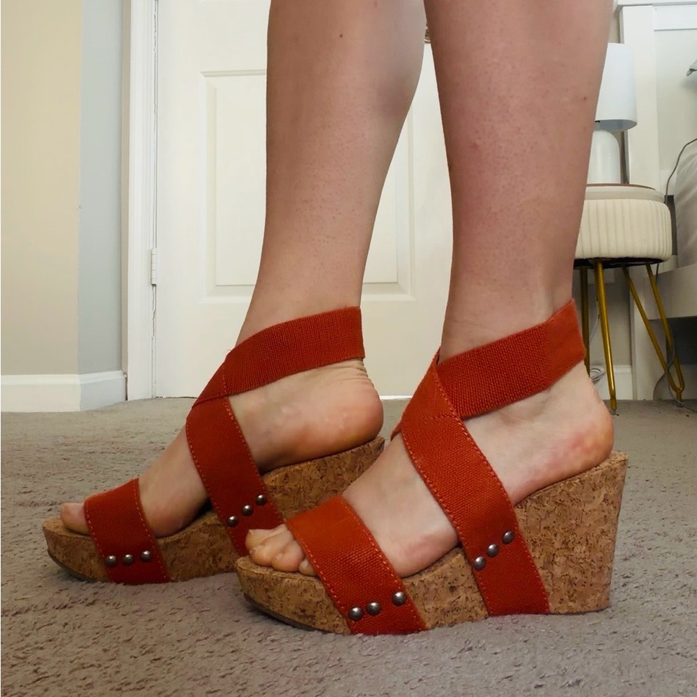 Lucky Brand Orange Strappy Cork Wedge Sandals Size 7 Burnt Orange
